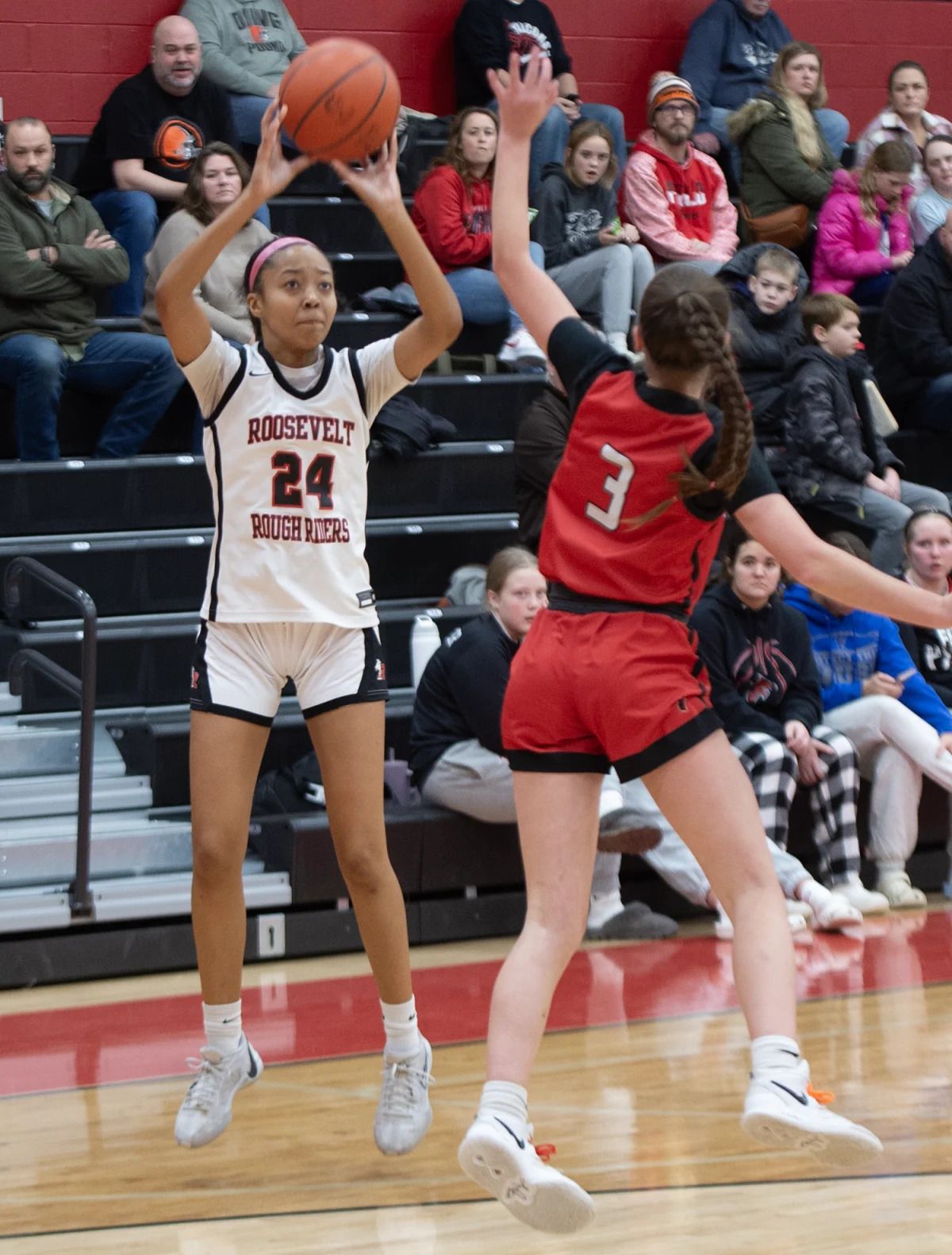 'That is what a senior captain does': Arie Wilson guides Roosevelt hoops to tournament win