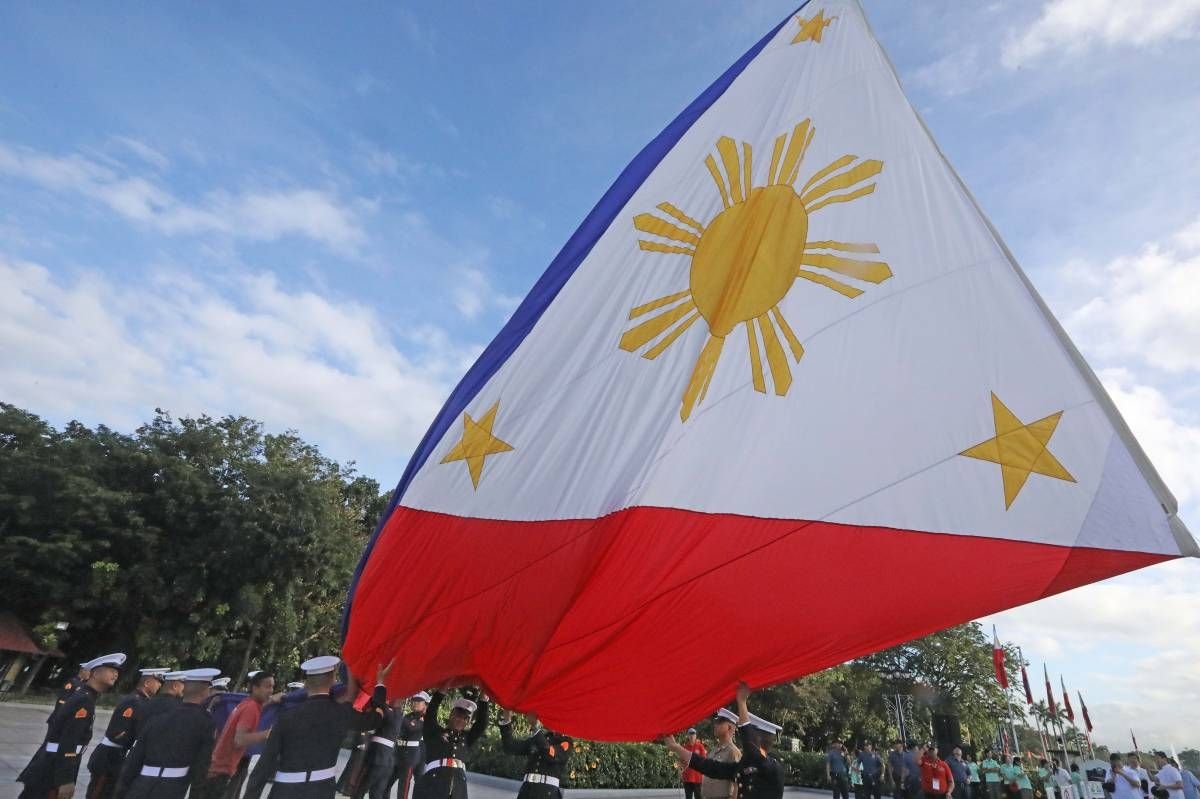 Eight out of 10 Filipinos willing to fight for country