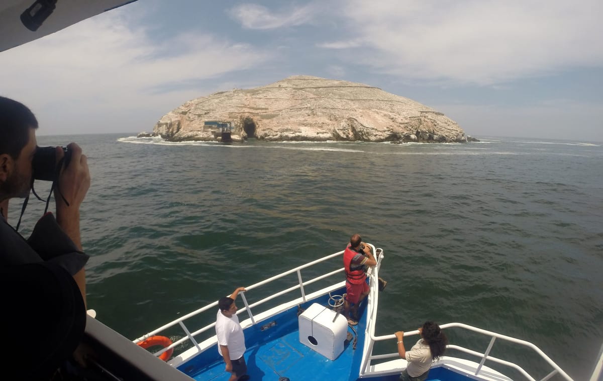 Turismo de naturaleza sostenible en las islas cercanas a la costa de Lima