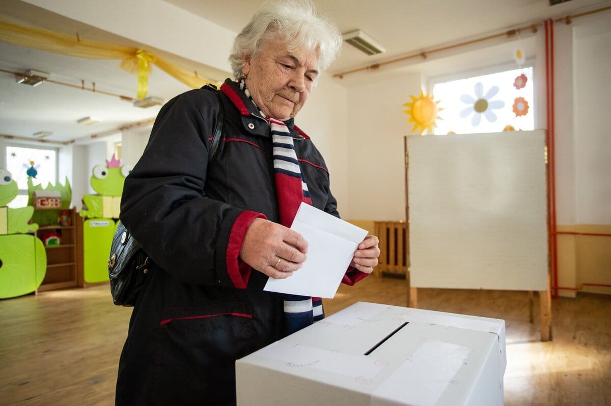 Slovensko volí prezidenta. Volebné miestnosti otvorili aj v žilinskom regióne