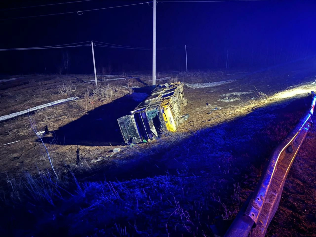 Попавший в ДТП под Самарой автобус вез граждан Узбекистана в Нижний Новгород. Два человека погибли, 10 госпитализированы