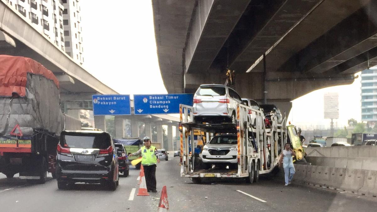 7 Fakta Terkait Kecelakaan Beruntun di Tol Jakarta-Cikampek KM 58, Dua Kendaraan Terbakar