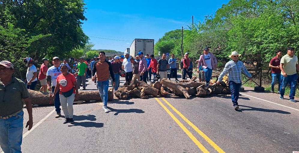 Desalojo violento de toma en la Panamericana - Diario La Tribuna