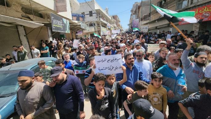 سورية: اعتداء على صحافيين وناشطين في تظاهرات تطالب بإسقاط الجولاني