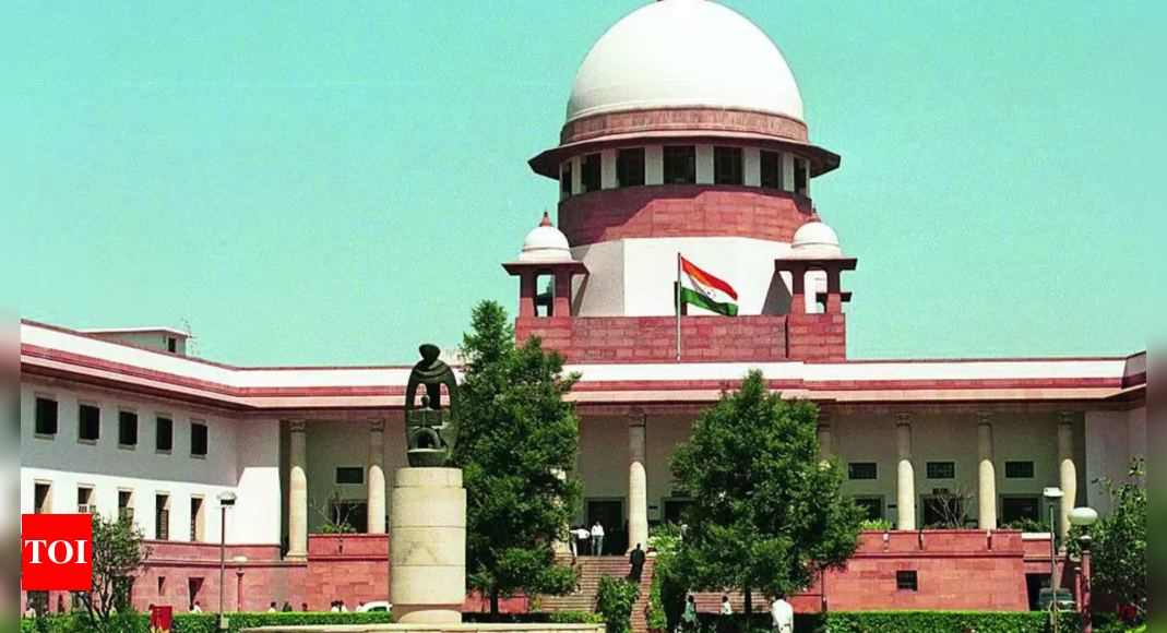 Supreme court seeks clarification on EVMs-VVPAT from Election Commission by 2 pm | India News - Times of India