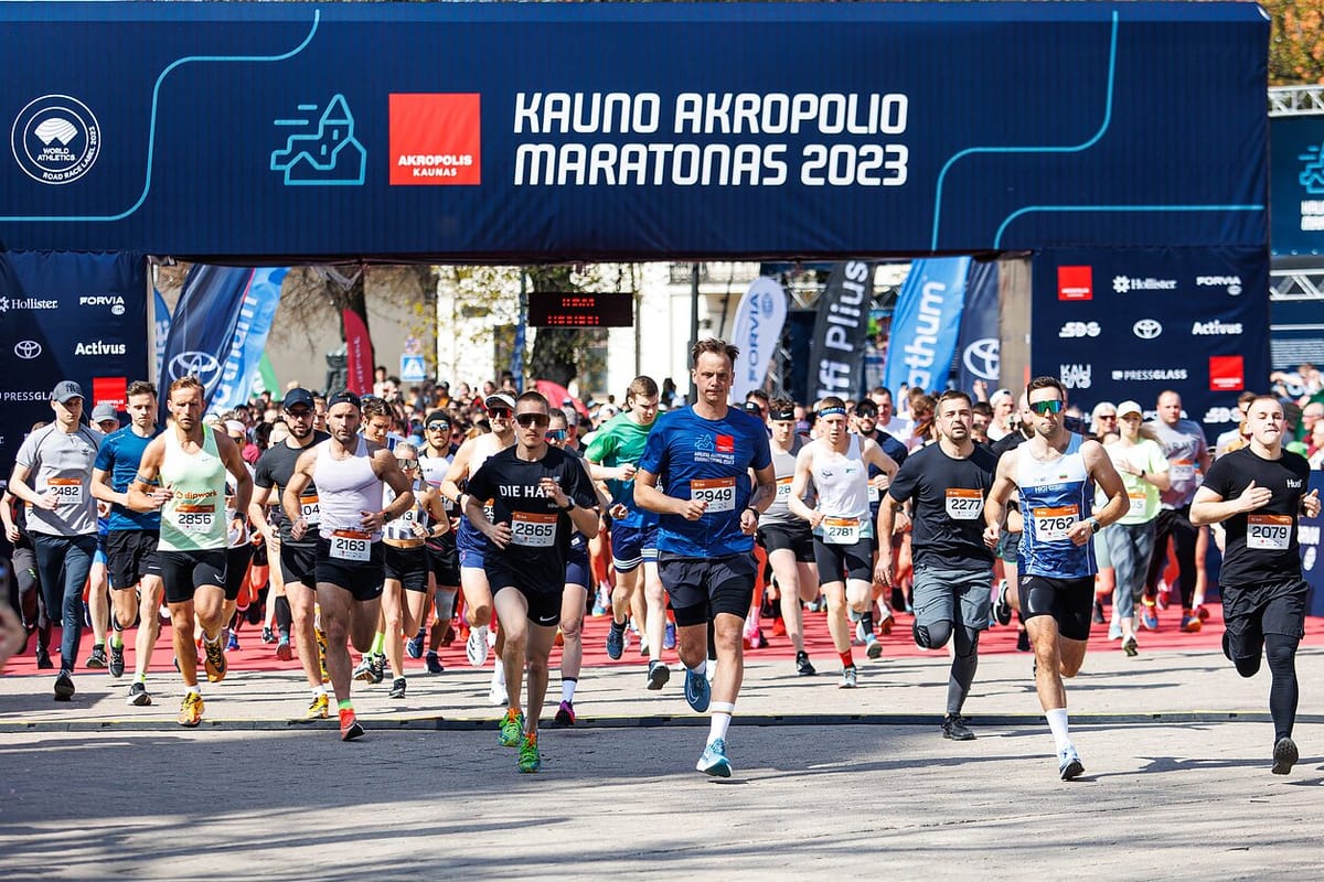 Kauno maratonas: starto liniją kirto rekordinis bėgikų skaičius