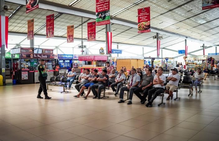 Aunor realiza capacitación sobre seguridad vial para conductores de buses interprovinciales