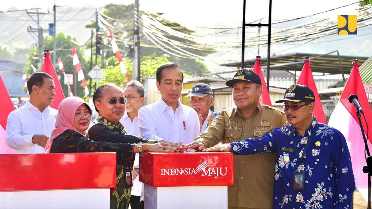 Jokowi Resmikan 5 Ruas Inpres Jalan Daerah di NTB Senilai Rp 211 Miliar