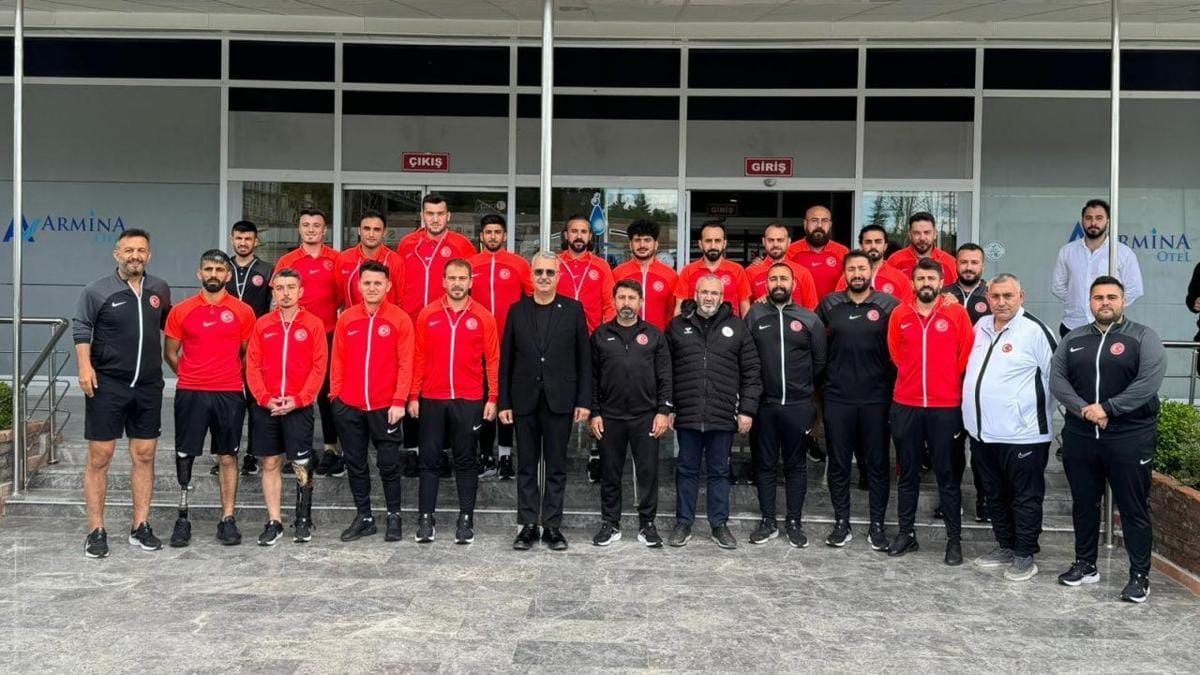 AK Partili Milletvekili Ahlatcı, Ampute Milli Futbol Takımı'nı ziyaret etti