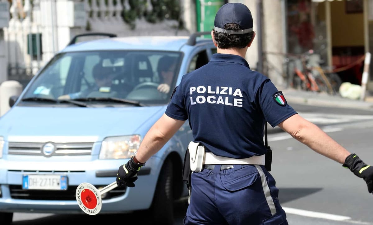 Elezioni, a Busto interrotto dai vigili il comizio di Forza Italia, ma era tutto in regola - La Provincia Di Varese