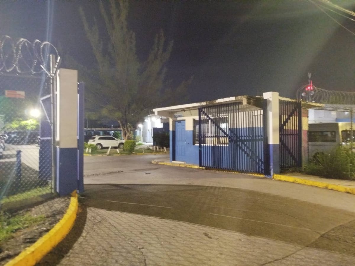 Night of terror at Freeport lock-up as prisoners, police officer injured - Jamaica Observer