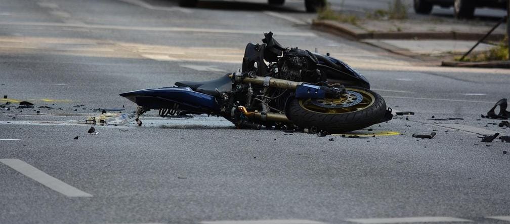 Wypadek z udziałem motocyklistów. Dwie osoby nie żyją