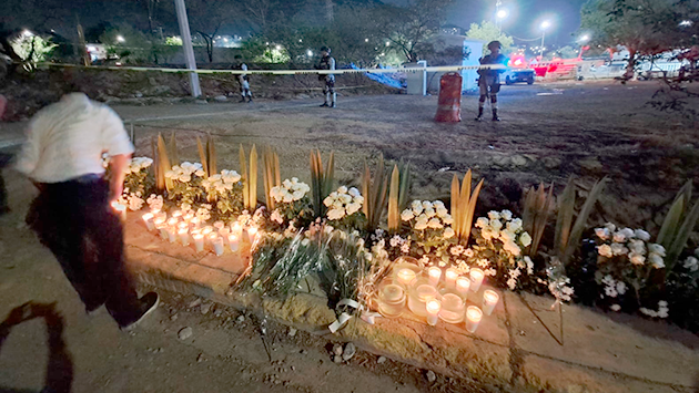 Dejan candidatos ofrendas en zona de la tragedia | Periódico Zócalo | Noticias de Saltillo, Torreón,  Piedras Negras, Monclova, Acuña