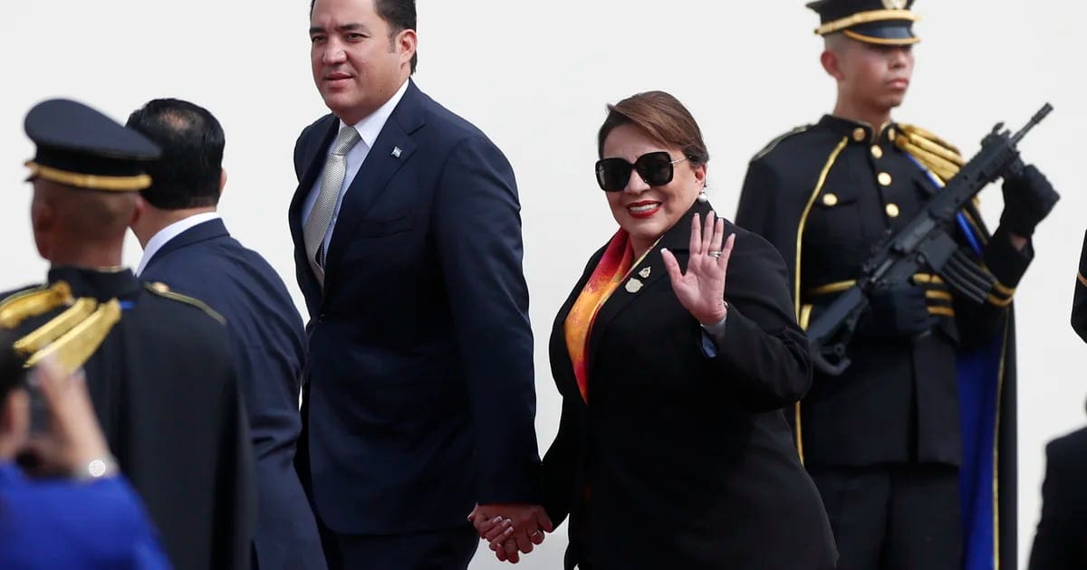 La presidenta de Honduras se reúne con homólogos de El Salvador y Paraguay en San Salvador