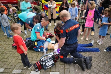 Drukte tijdens een geslaagde veiligheidsdag in Velp