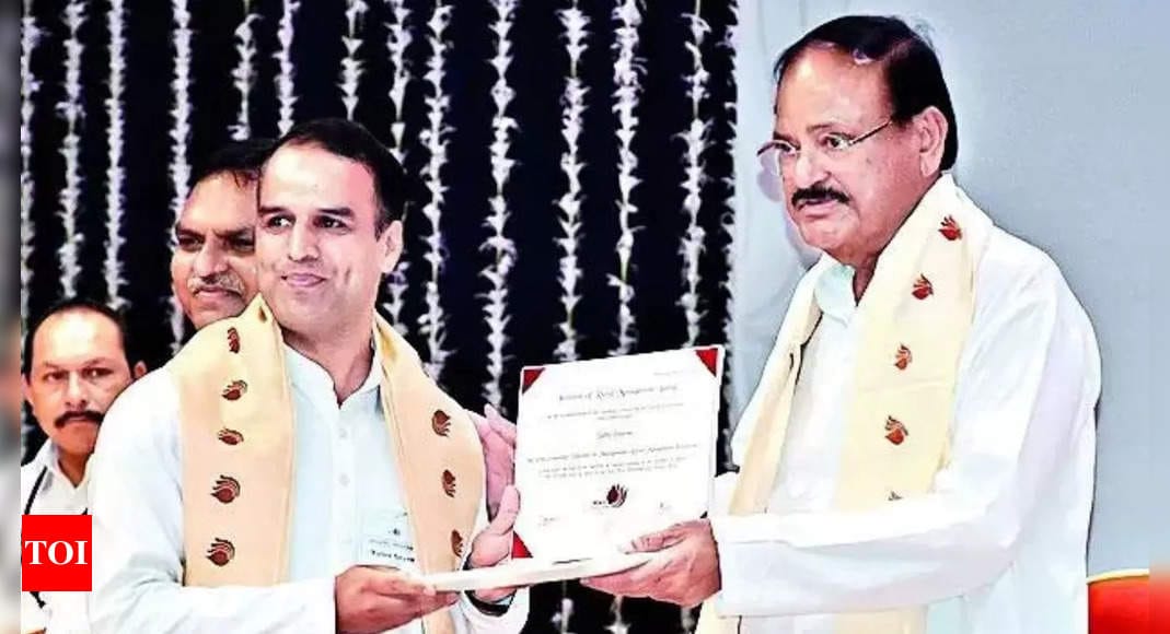 Lok Sabha polls gave a message that is important to understand: Former vice-president Venkaiah Naidu | Rajkot News - Times of India