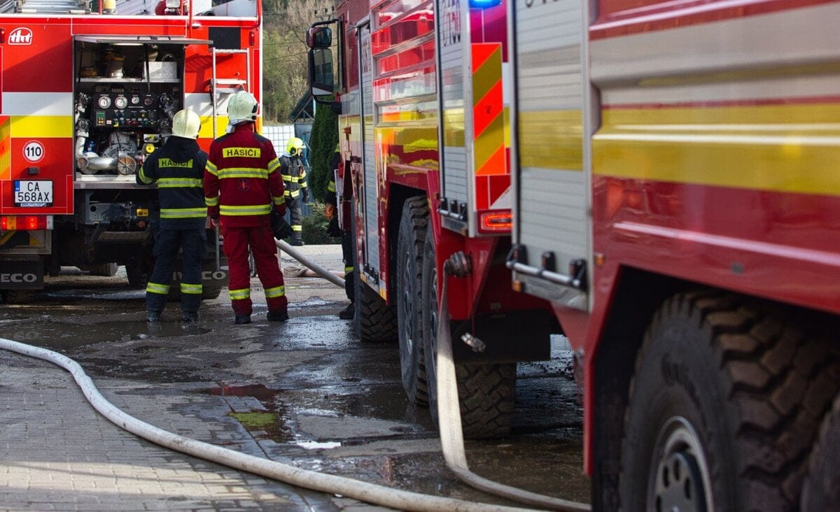 Hasiči v Bratislavskom kraji odstraňovali škody po búrkach