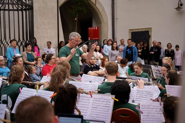 Užijte si kulturu v centru Brna s festivalem UPROSTŘED