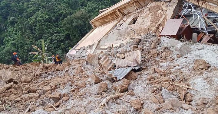 Quake halts search at Philippines landslide disaster site