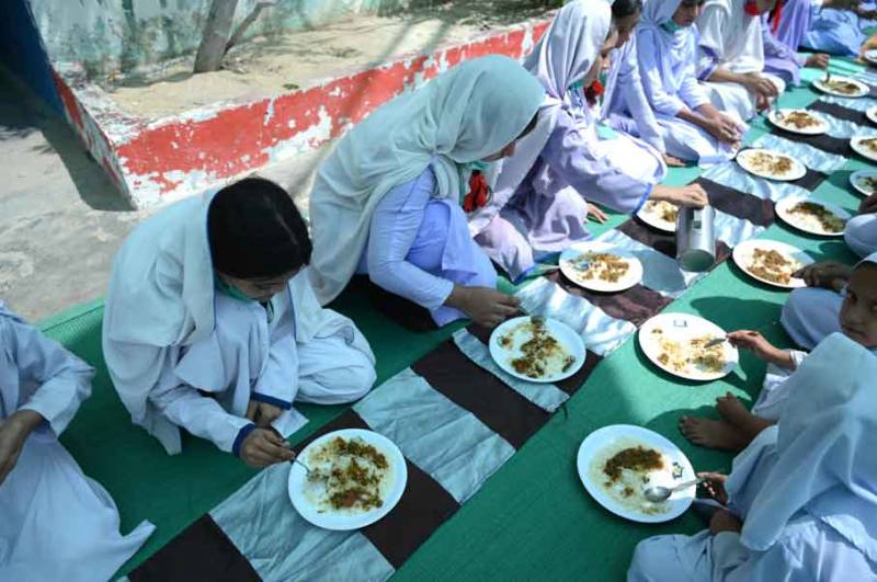 FEF organizes 'Rawaitee Qawwali' in support of the School Meal Program - Hum NEWS