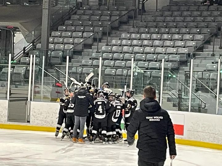 Team Romania Wolves, victorie mare în Canada. Puştii români au făcut instrucţie cu Vegas Jr. Golden Knights şi visează să aducă trofeul în România - MyTex.ro