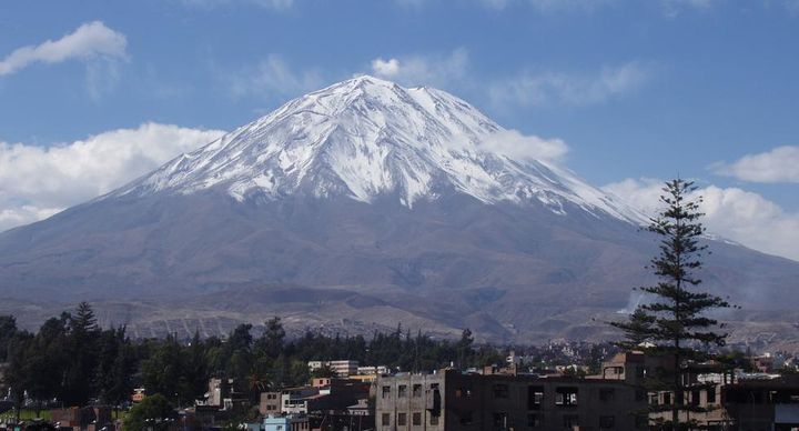 Arequipa: Ciudadano chileno muere al caer a abismo cuando escalaba el volcán Misti