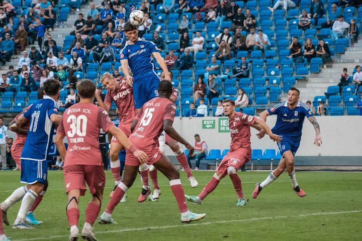 LIVE UTA Arad - FCU Craiova. Duel tare în Superligă