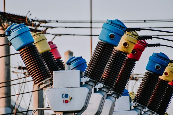 Un acord de împrumut privind construcția liniei electrice aeriene Bălți-Suceava, aprobat de Guvern