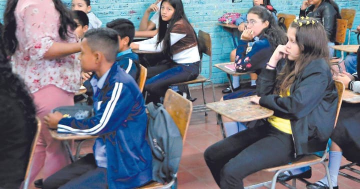 Se requieren 4,000 millones para contratar docentes