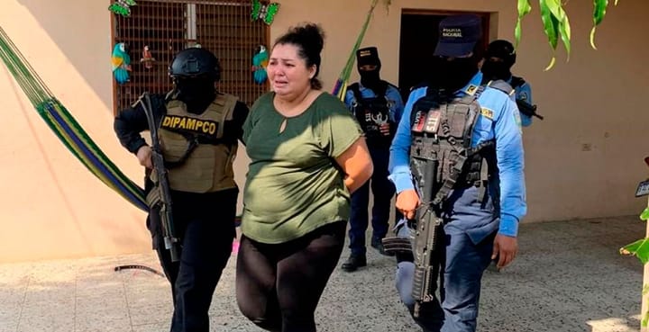 Capturada mujer por extorsión continuada - Diario La Tribuna