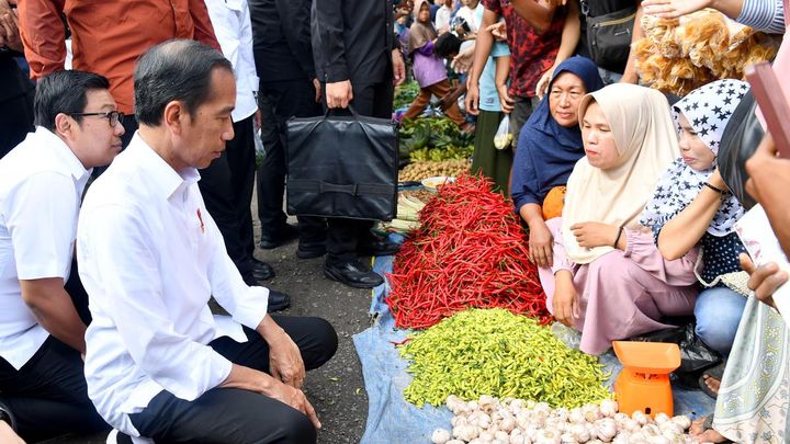 Jokowi Perintahkan Menteri PUPR Revitalisasi Pasar Muara Bungo di Jambi