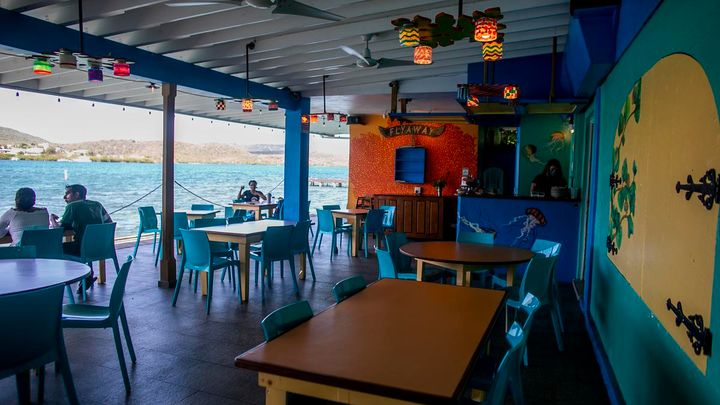 Dinghy Dock Restaurant Guarantees a "Home Away from Home" Experience