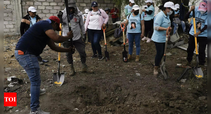 Search for missing loved ones: Volunteers rally against indifference in Mexico - Times of India