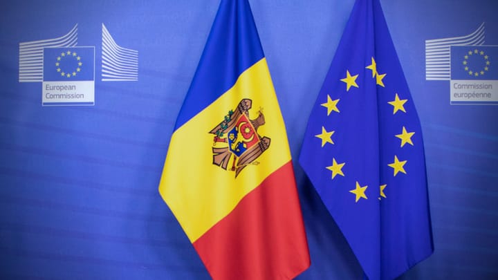 Zece ani de călătorii fără vize în UE pentru cetățenii R. Moldova. Iulian Groza: "Republica Moldova a făcut economii de peste 270 milioane de euro pe cele 7 miilioane de vize care ar fi trebuit solicitate"