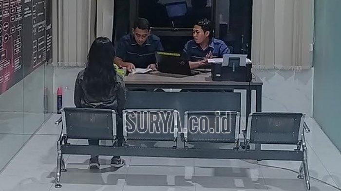 Viral Wanita Surabaya Diteror Foto Mesum oleh Pria Teman SMP Selama 10 Tahun, Pilih Lapor Polisi - Surya.co.id