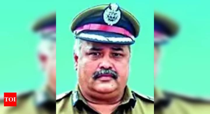 SC asks police not to arrest ex-DGP, issues notice to Tamil Nadu | Chennai News - Times of India