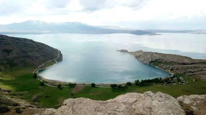 Tatvan Kaymakamı İncekaya Mezrası ve Kraterini İnceledi